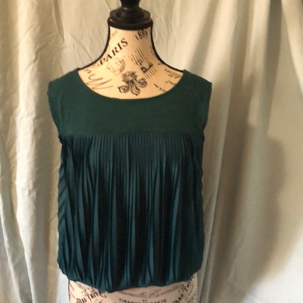 Loft Teal Green Pleated Chiffon Front Sleeveless Pull on Shirt Size XS EUC